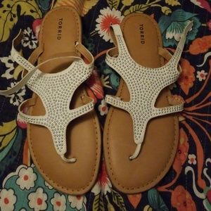 BNWT Torrid Size 11 white thong sandals